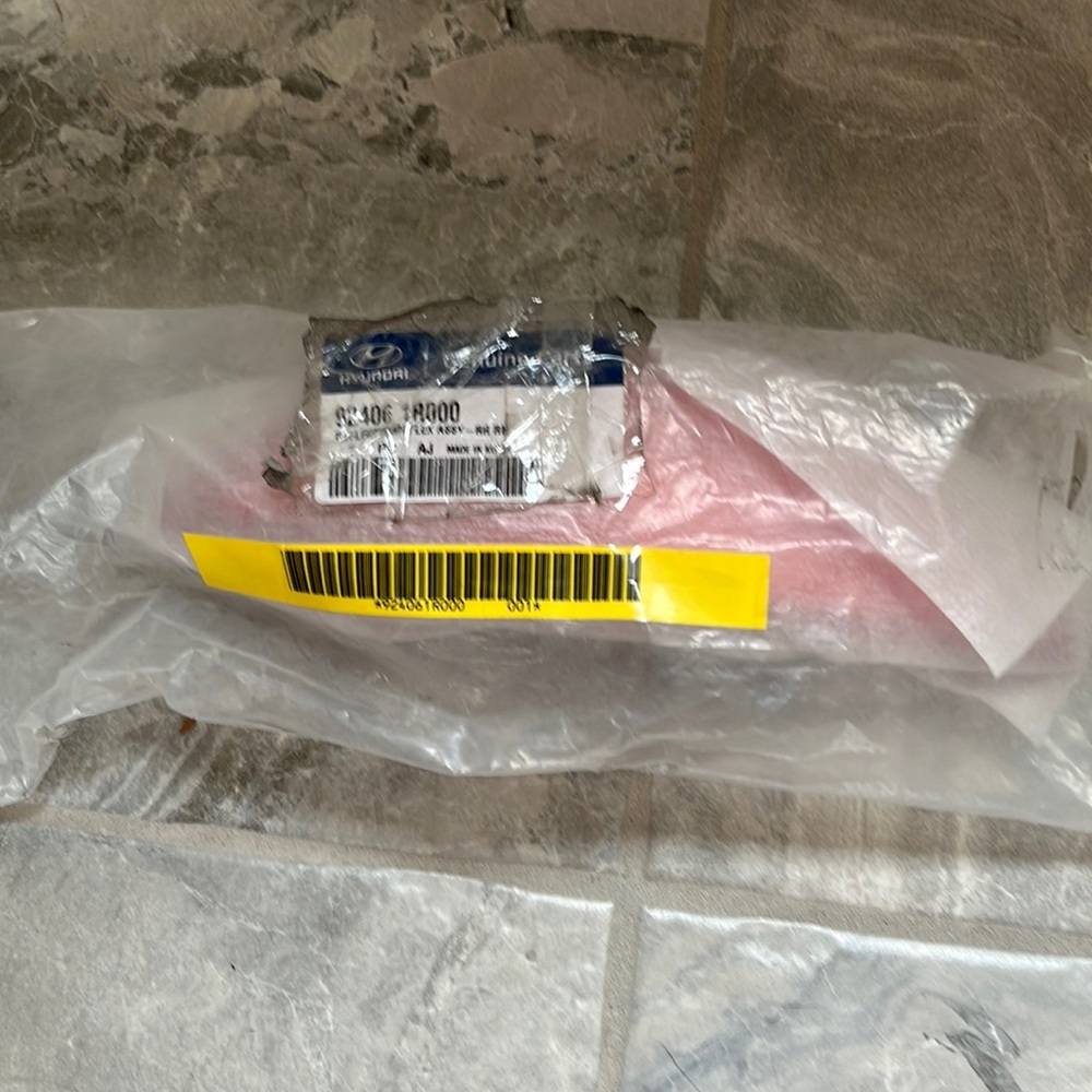 Hyundai Rear RT Reflector New In Package